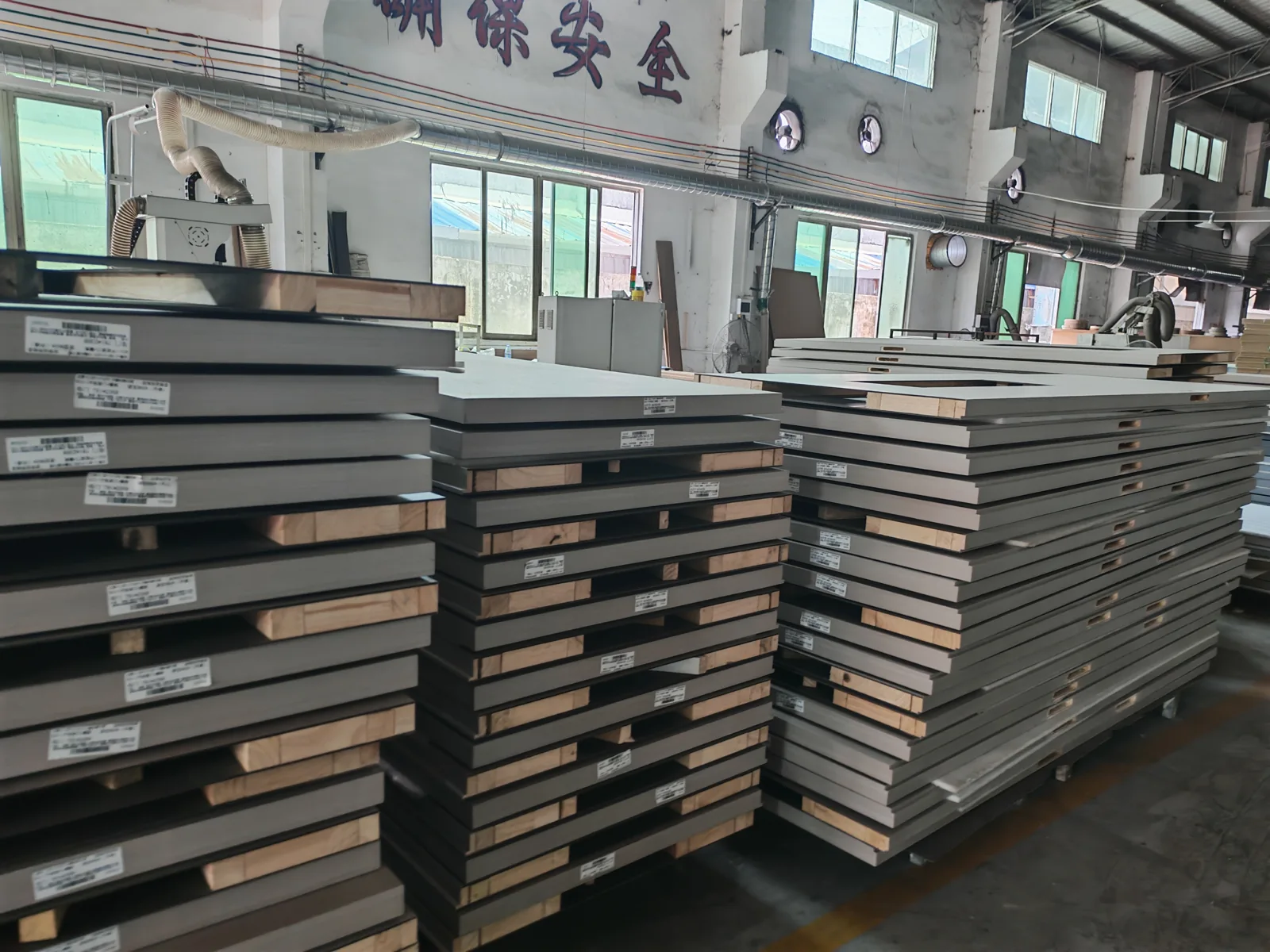 Batch door production in a workshop